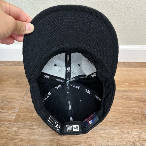 New Era 100% Wool Black 59Fifty Yankees Fitted Hat, Size 7 1/8 - Picture 8 of 12